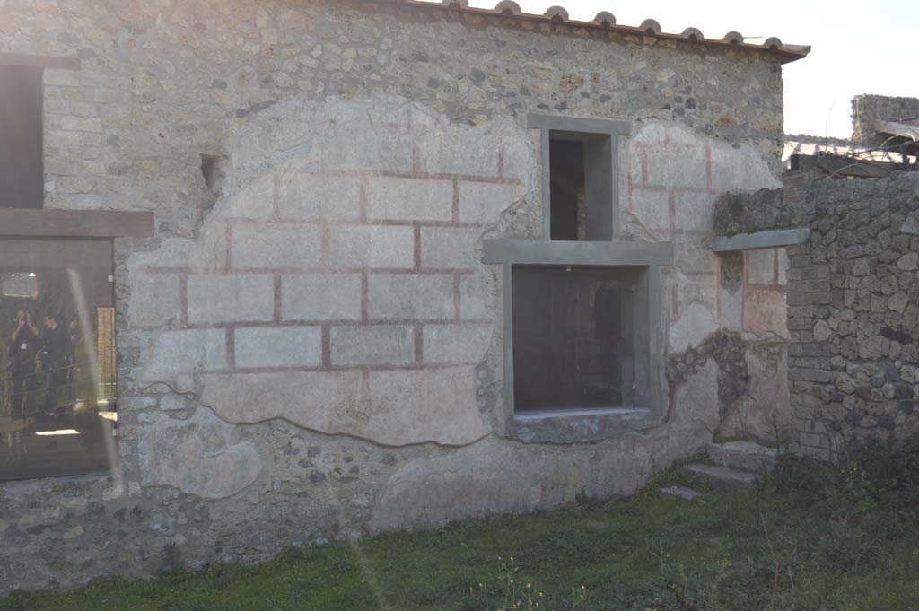 II.4.10 Pompeii. May 2016. Looking west towards exterior faade with windows to the tablinum, on left, and biclinium, on right. Photo courtesy of Buzz Ferebee.
