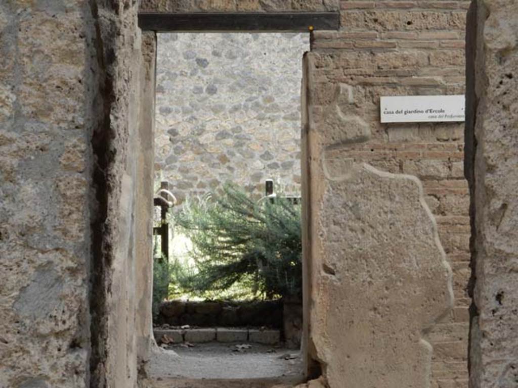 II.8.6 Pompeii. May 2017. Looking east towards garden. Photo courtesy of Buzz Ferebee.