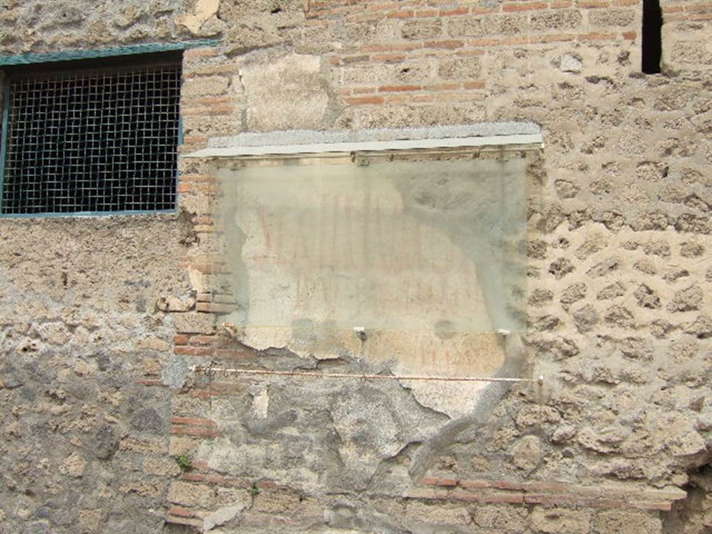 III.4.3 Pompeii. May 2006. CIL IV 7711 Graffito found at east end of front wall next to blocked doorway.  According to Epigraphik-Datenbank Clauss/Slaby (See www.manfredclauss.de), this read as 
L(ucium) Sextilium 
[                                    [CIL IV 7711]

