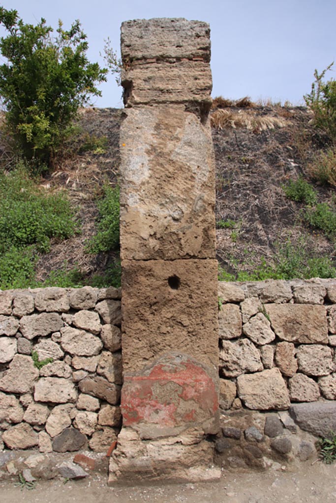 III.6.5 Pompeii. May 2024. Pilaster on east side of doorway. Photo courtesy of Klaus Heese.