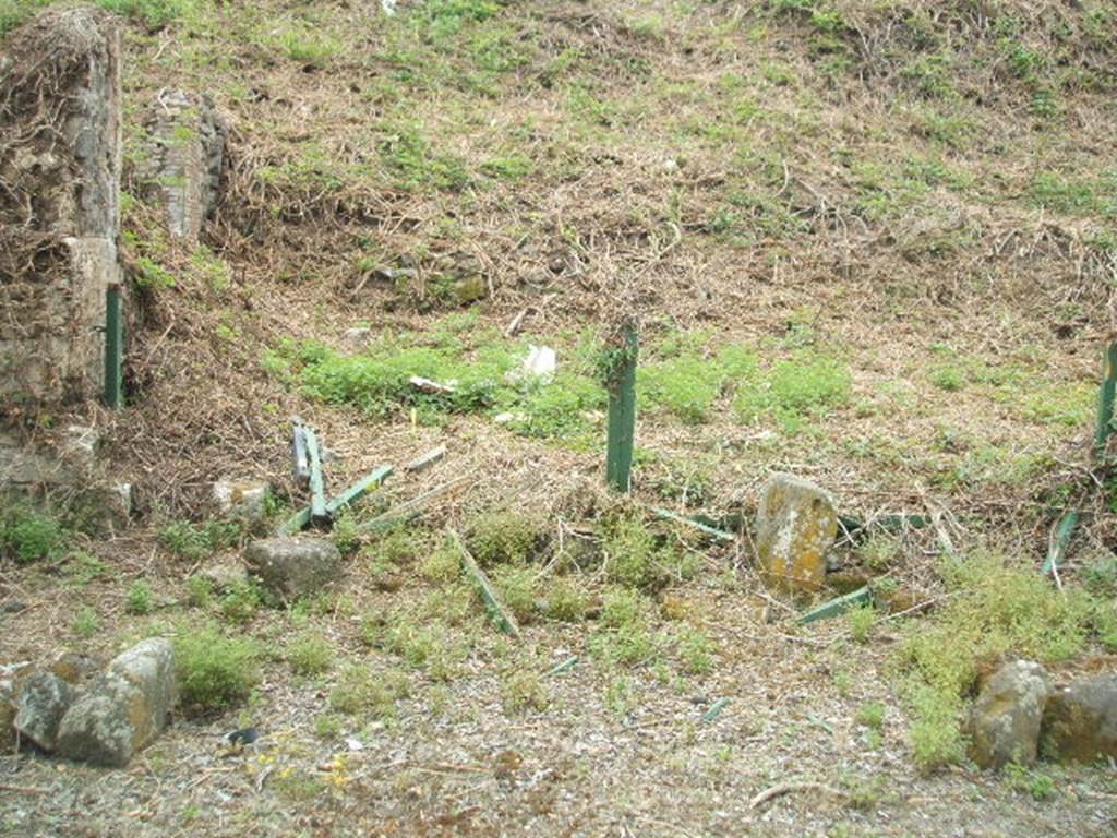 III.11.6 Pompeii. May 2005.  Entrance with ramp.

It is difficult to reconcile the entrances in this insula with the plans 
as the entrances onto Via Nola have been filled in or are unexcavated.