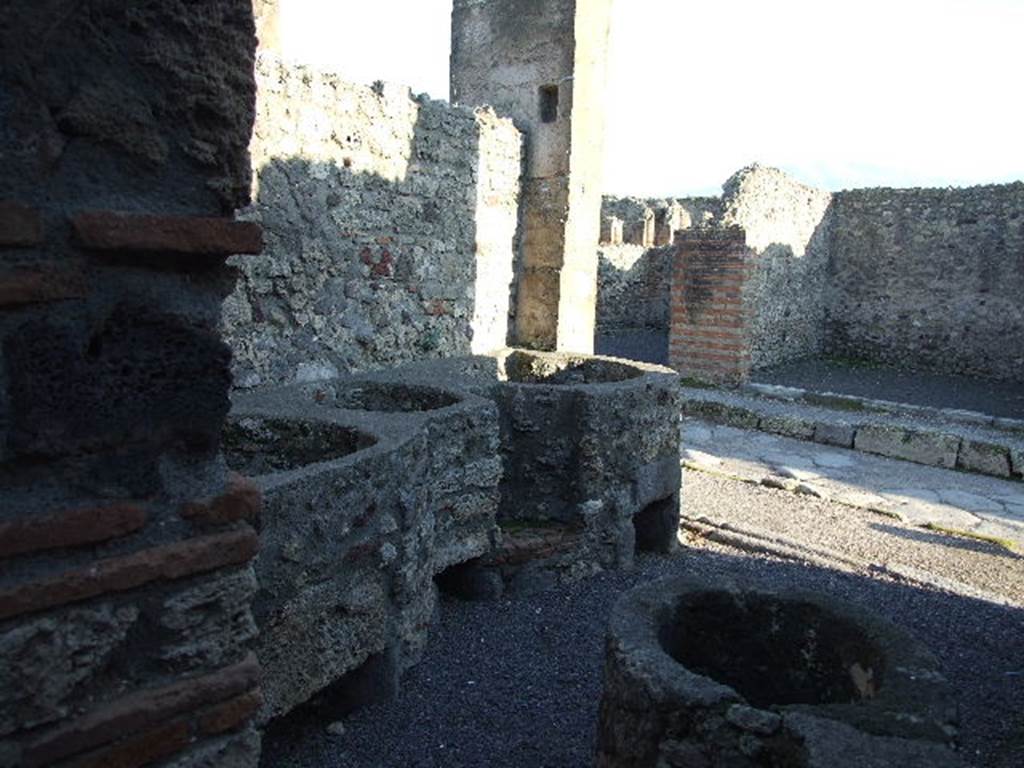 V.1.4  Pompeii.  December 2006.  Looking south. East side of front room