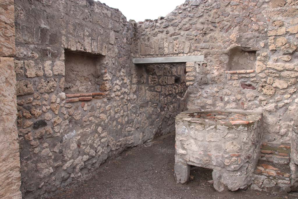 V.1.5 Pompeii. October 2020.Looking towards north-west corner, and doorway to rear room. Photo courtesy of Klaus Heese.