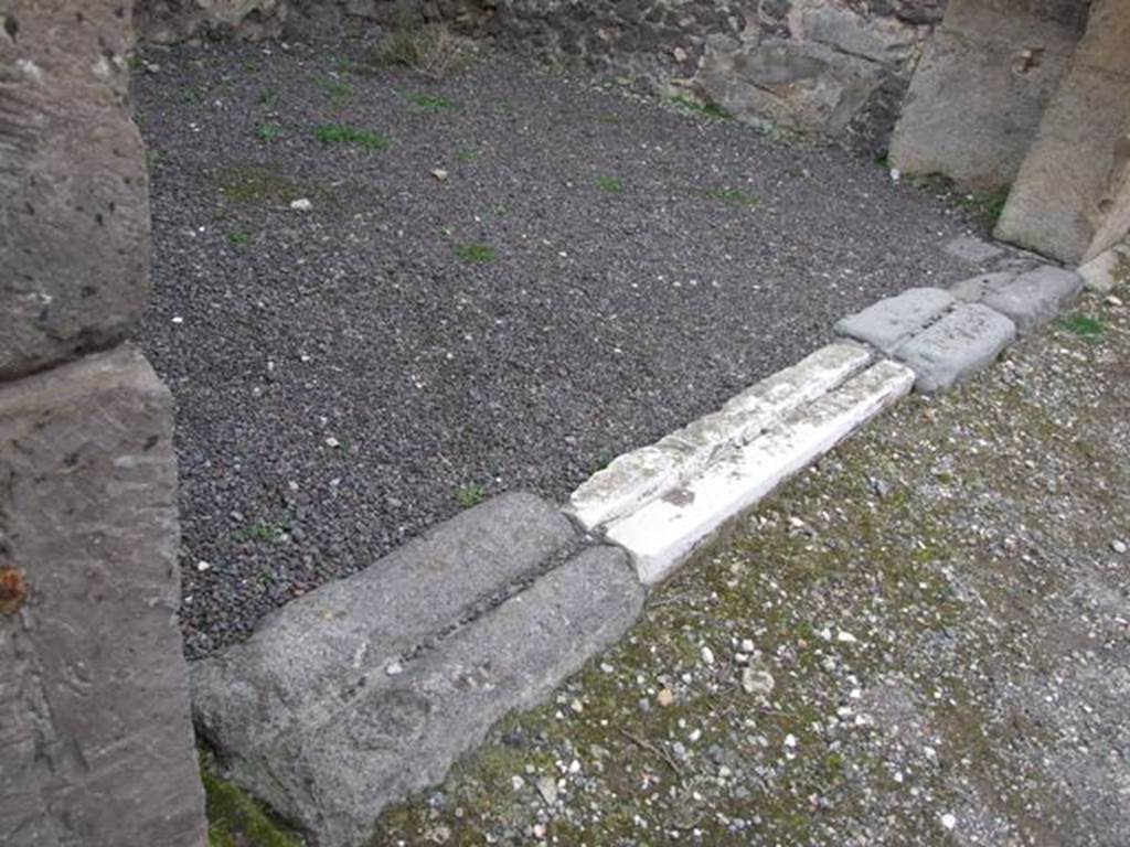 V.1.8 Pompeii. December 2007. Threshold or sill.