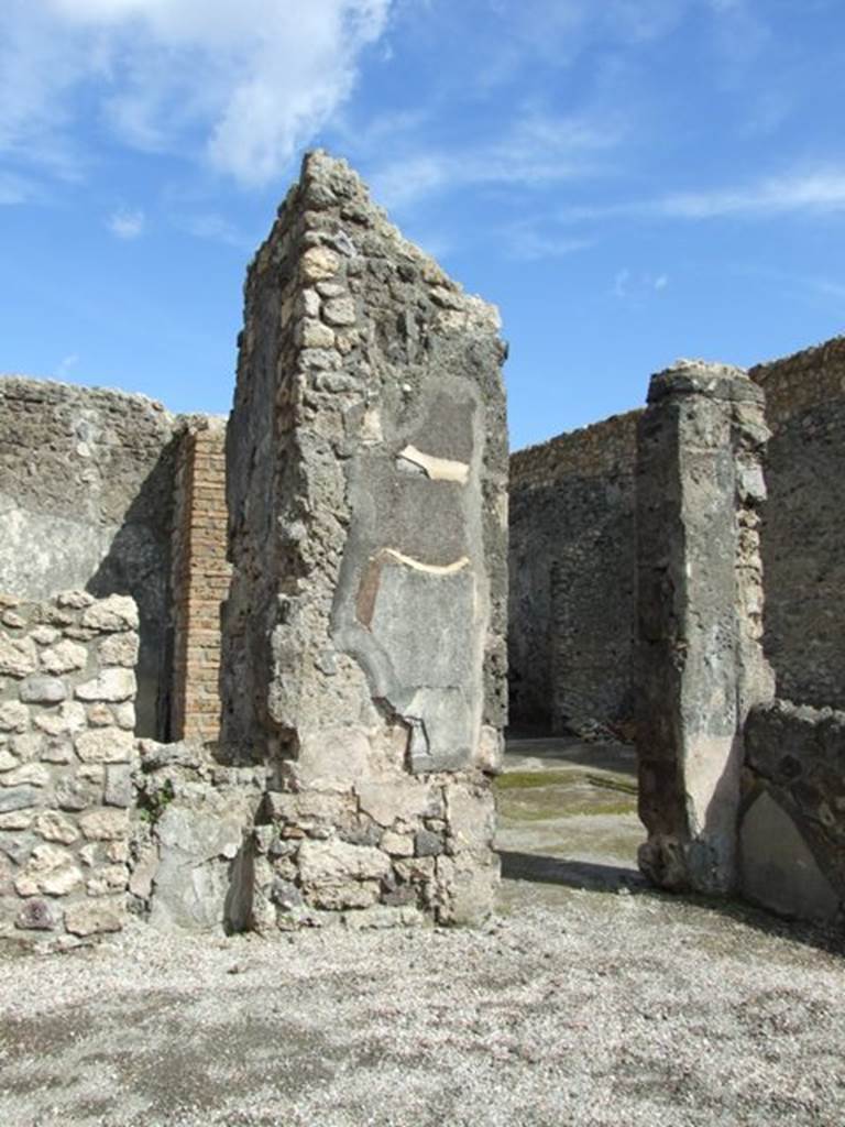 V.I.14 Pompeii. March 2009.  South east corner and doorway to atrium of V.1.15