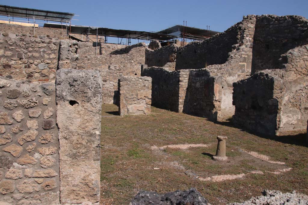 V.2.7 Pompeii. September 2021. Room 1, looking north-east across atrium. Photo courtesy of Klaus Heese.