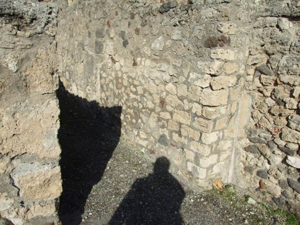 V.2.7 Pompeii. December 2007. Doorway to room 6, corridor on east side of  tablinum.