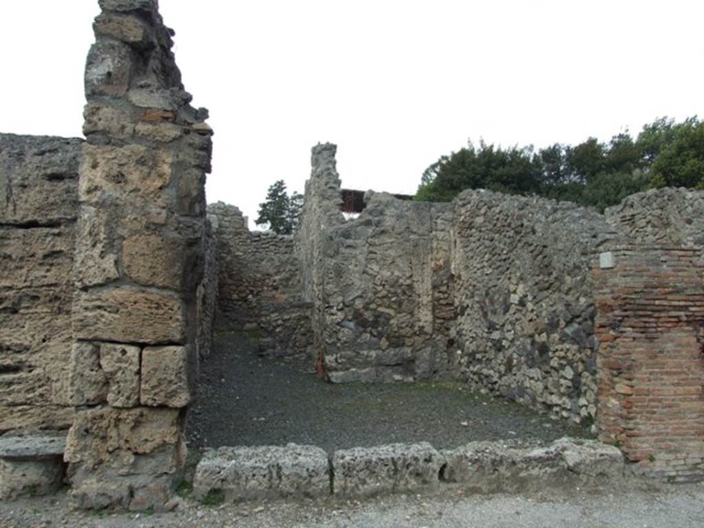 V.2.9 Pompeii. March 2009. Entrance doorway on north side of Via di Nola.