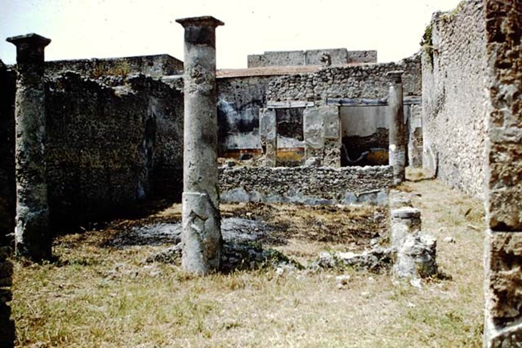 V.2.10 Pompeii. 1961. Looking north across peristyle. Photo by Stanley A. Jashemski.
Source: The Wilhelmina and Stanley A. Jashemski archive in the University of Maryland Library, Special Collections (See collection page) and made available under the Creative Commons Attribution-Non Commercial License v.4. See Licence and use details.
J61f0860
