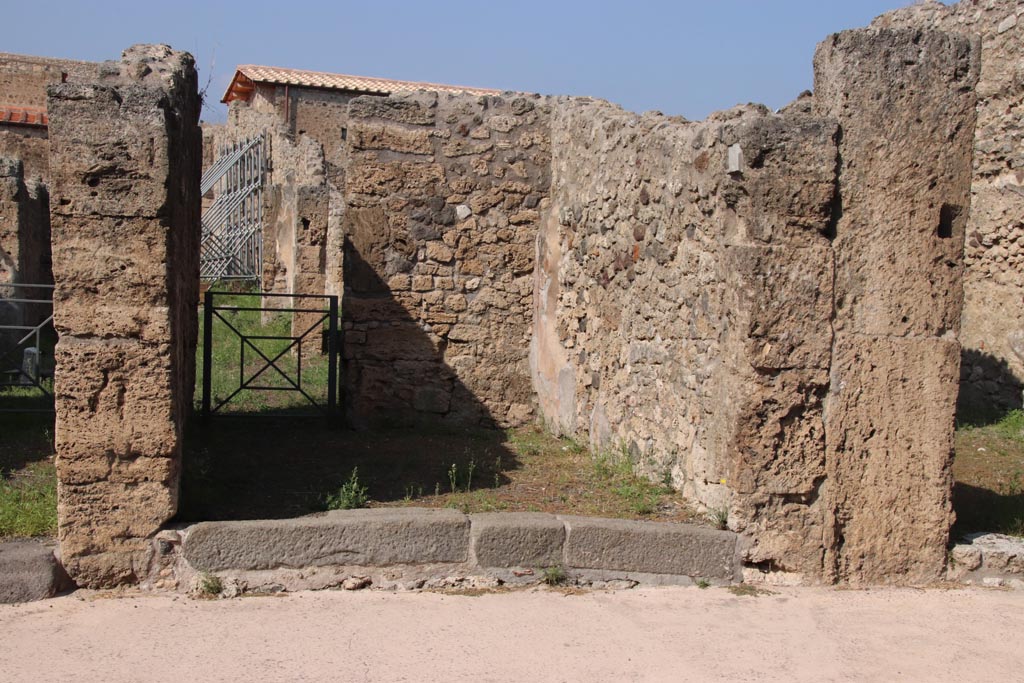 V.2.11 Pompeii. October 2023. Looking north to entrance doorway. Photo courtesy of Klaus Heese.