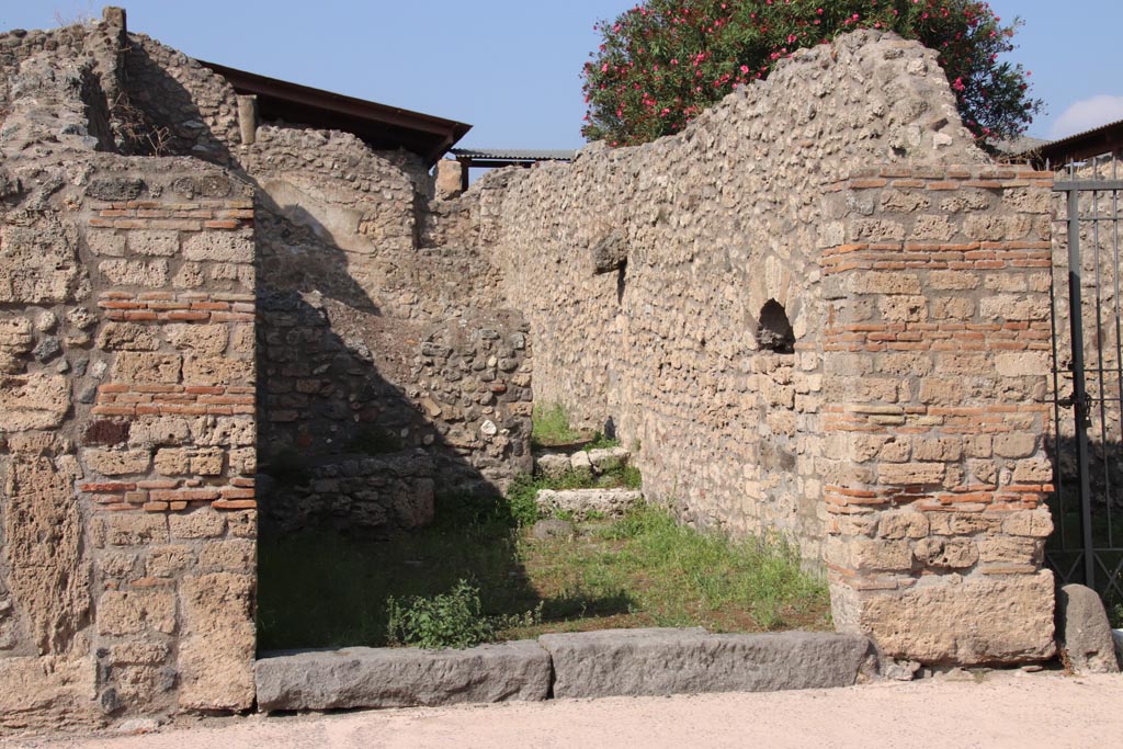 V.3.3 Pompeii. October 2023. Looking north to entrance doorway. Photo courtesy of Klaus Heese.