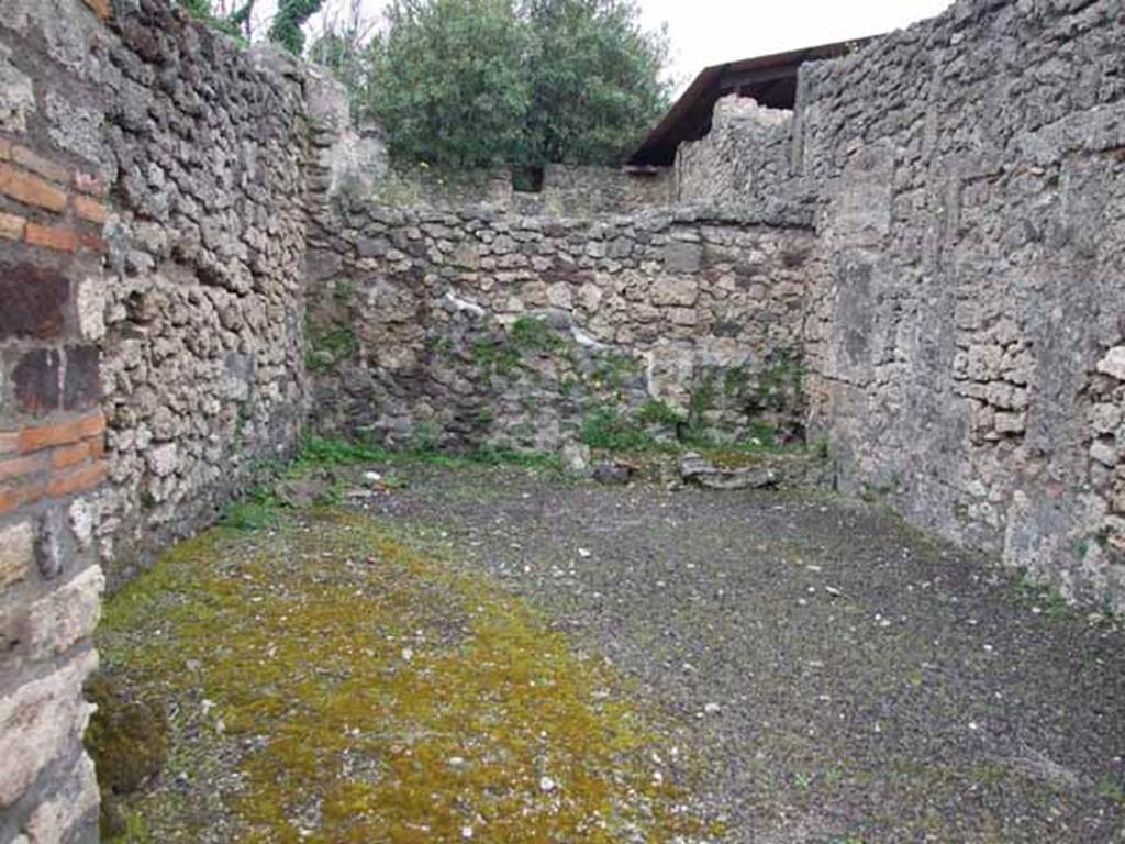 V.3.5 Pompeii. May 2010. North wall.