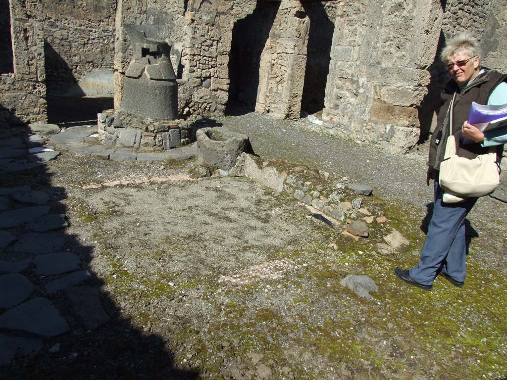 V.3.8 Pompeii. March 2009. Atrium bakery area, looking north-east.