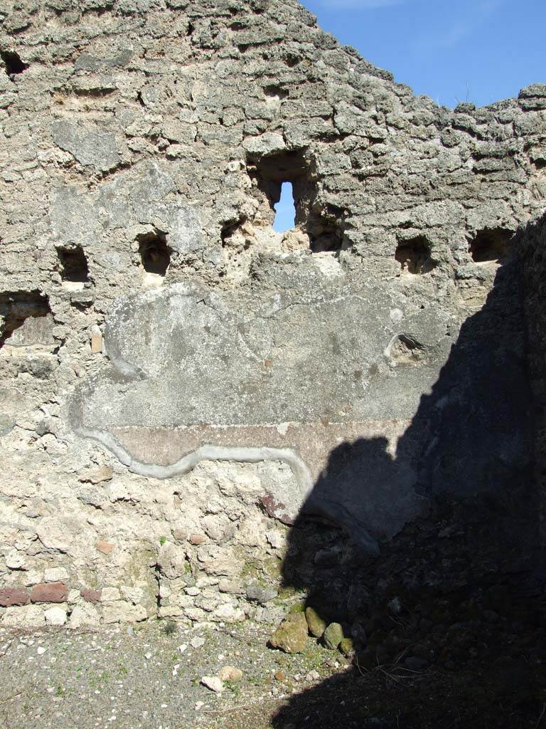 V.3.8 Pompeii. March 2009. East wall of narrow room.