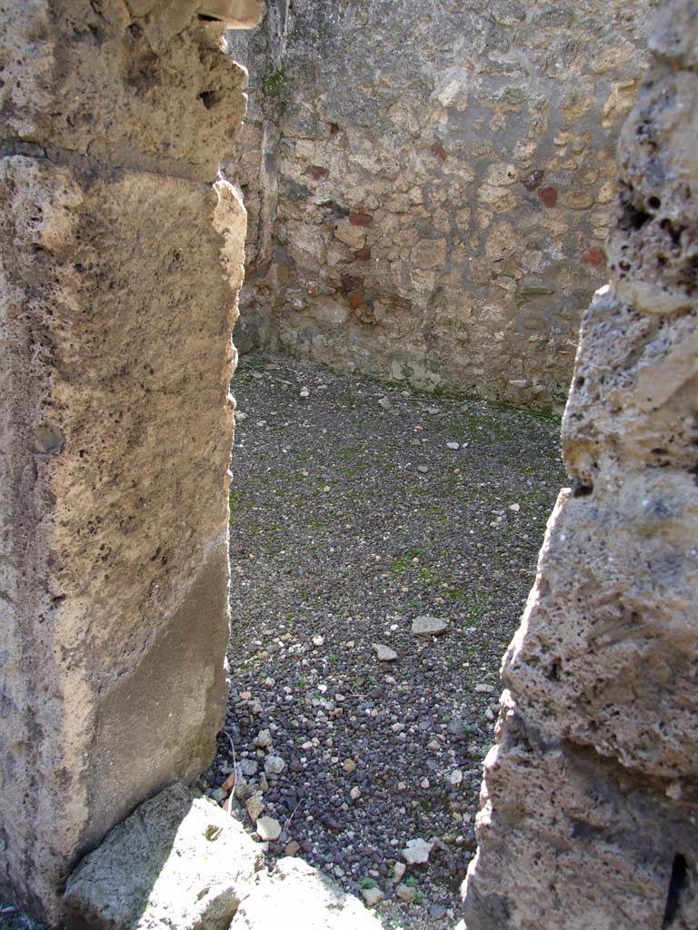 V.3.8 Pompeii. March 2009. Looking towards west wall from doorway.