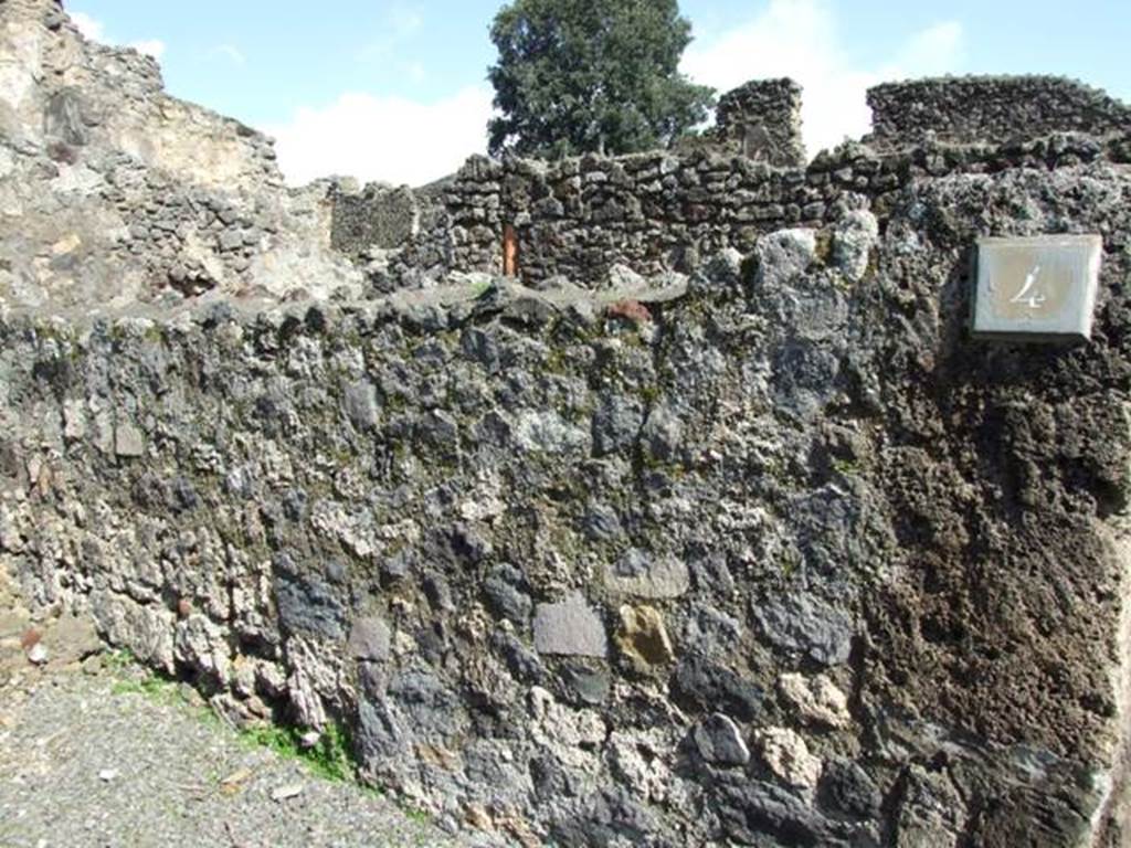 V.4.4 Pompeii. March 2009.  East wall.