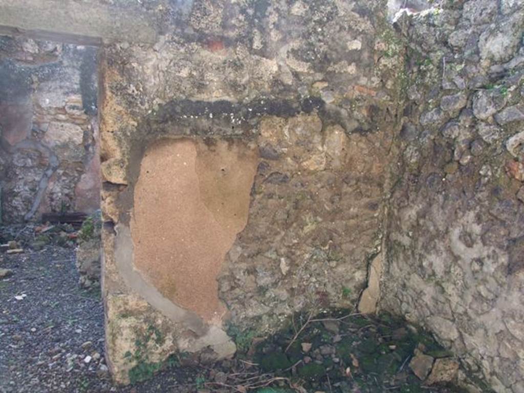 V.4.10 Pompeii. March 2009. Looking towards doorway in south wall of middle room.