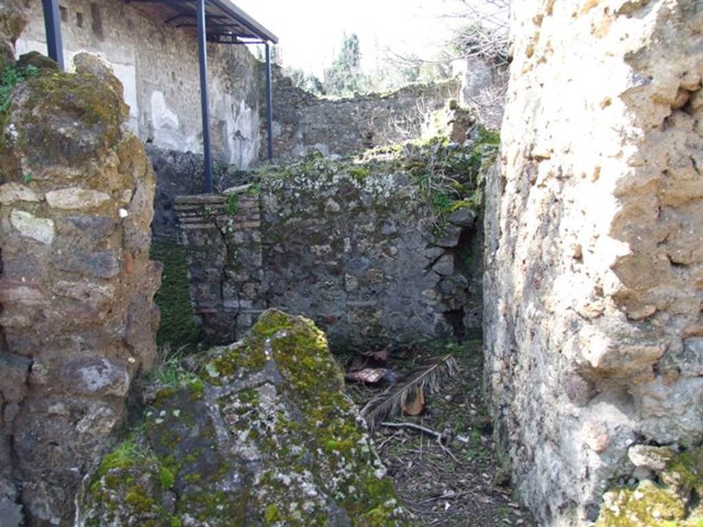 V.4.12 Pompeii. March 2009. Looking west from entrance.