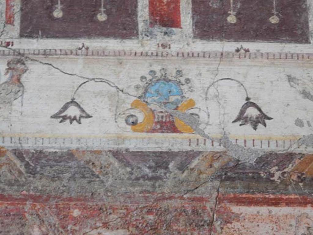 V.4.a Pompeii. May 2015. Detail from upper centre of west wall of cubiculum. 
Photo courtesy of Buzz Ferebee.

