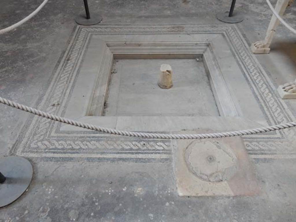 V.4.a, Pompeii. May 2018. Looking north across impluvium in atrium. Photo courtesy of Buzz Ferebee.