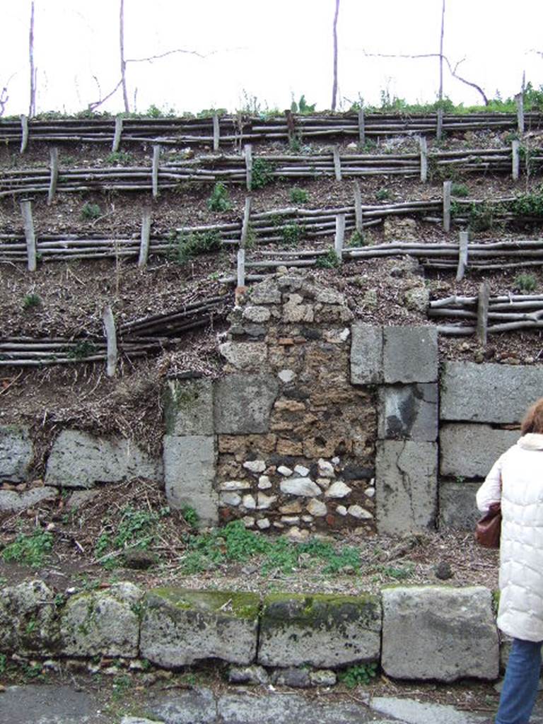 V.6.14 and V.6.13. December 2005. Façade between the two entrance doorways.