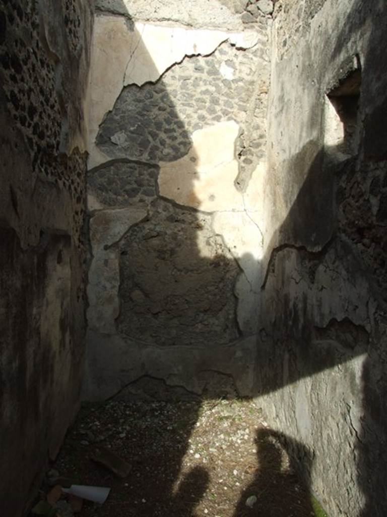 VI.1.7 Pompeii. December 2007. Room 21, looking north.