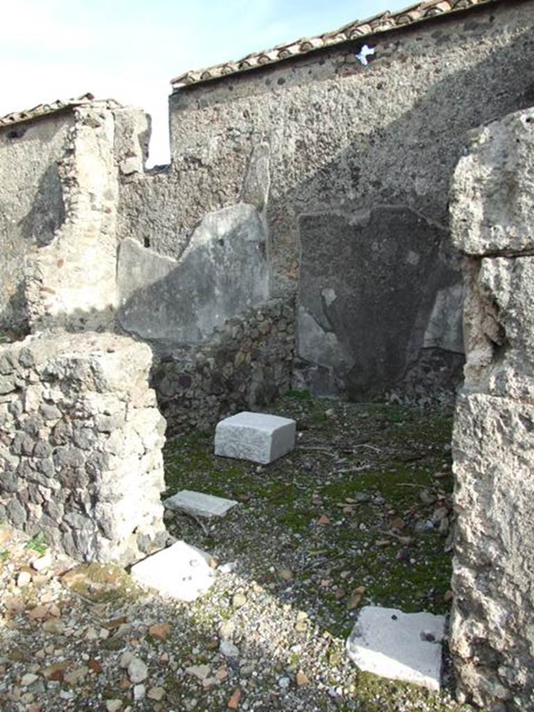 VI.1.7 Pompeii. December 2007. Doorway to room 27, looking east.