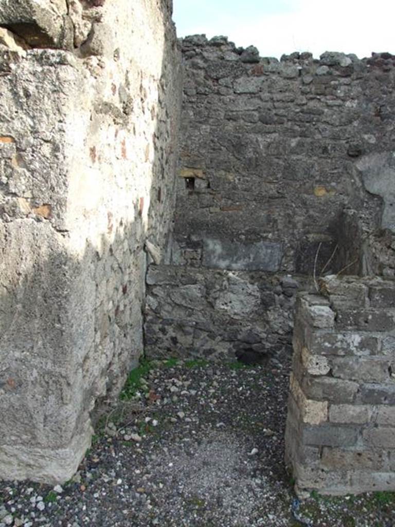 VI.1.7 Pompeii. December 2007. Doorway to room 33, looking east.