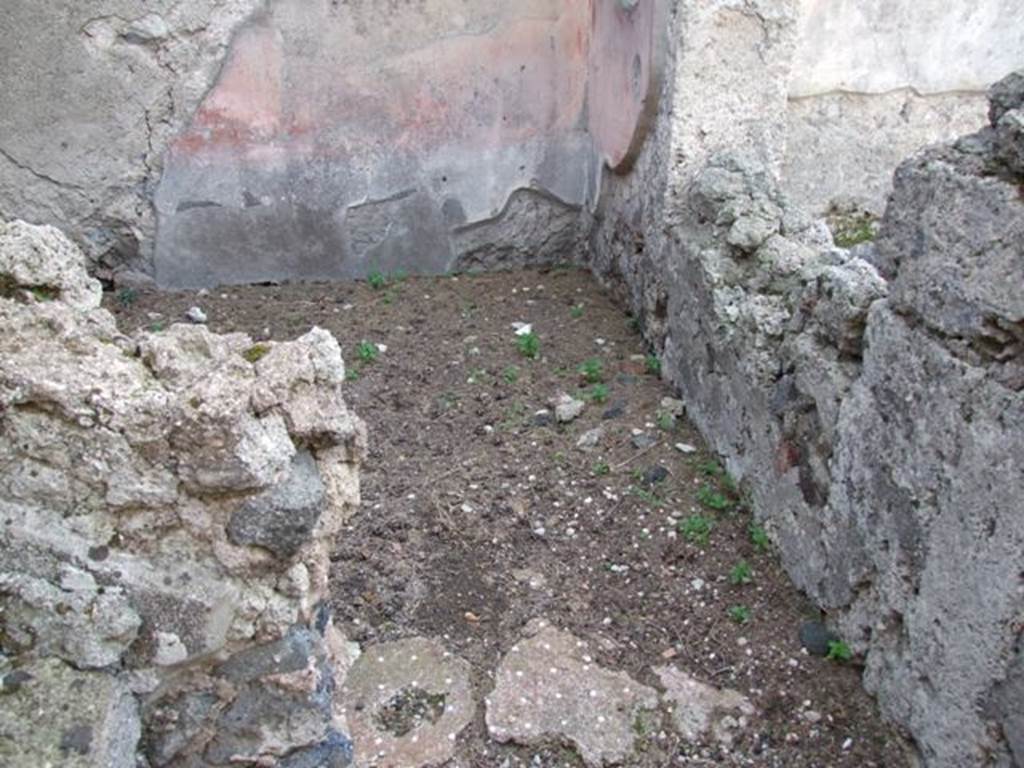 VI.1.7 Pompeii. December 2007. Doorway to room 34, looking south.