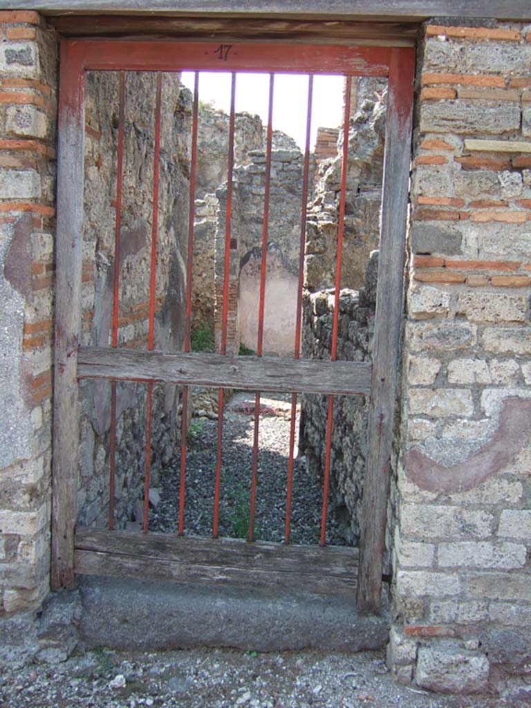VI.5.17 Pompeii. September 2005. Entrance doorway.