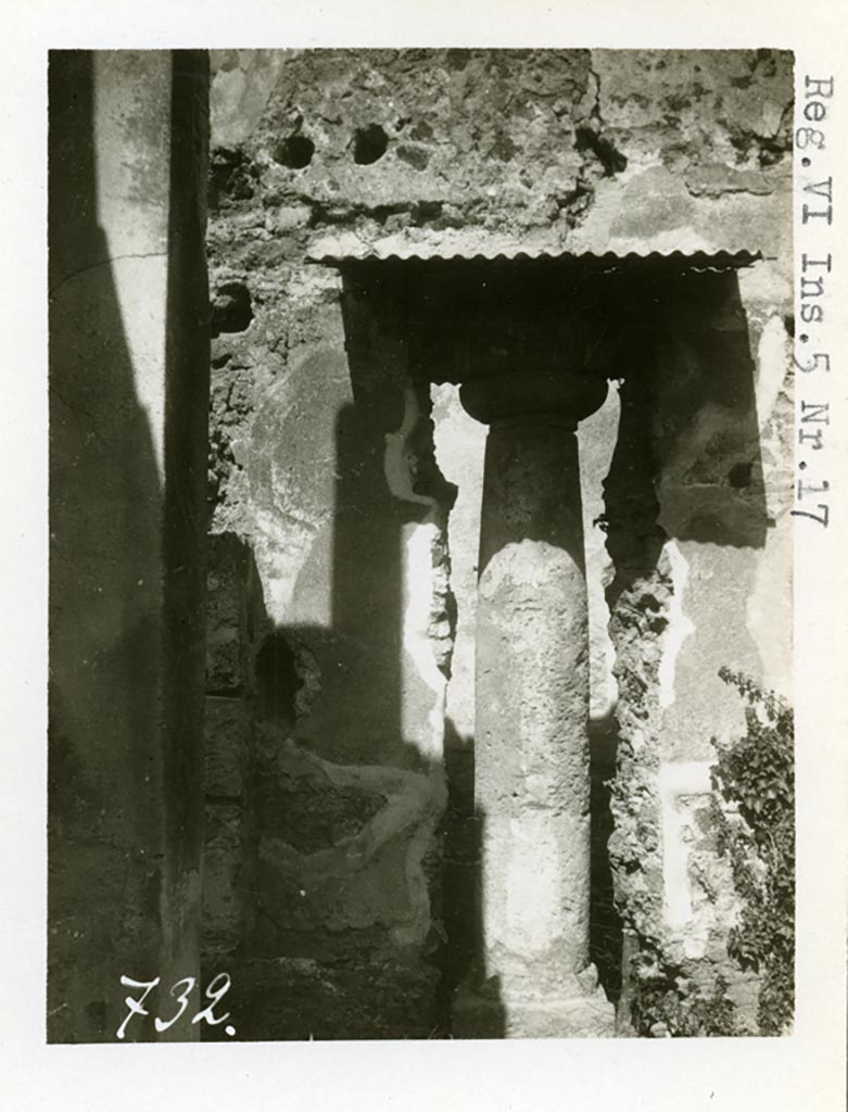 VI.5.17 Pompeii. Pre-1937-39. Ancient column built into the north wall of the atrium area.
Photo courtesy of American Academy in Rome, Photographic Archive. Warsher collection no. 732.
