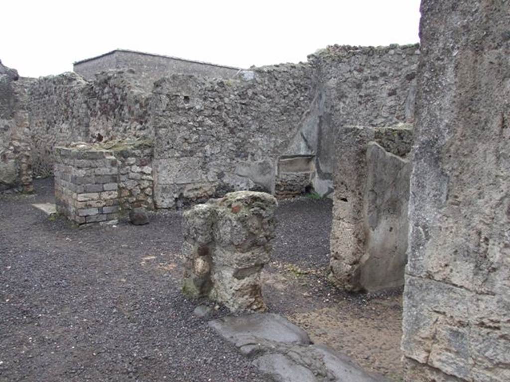 VI.6.1 House of Pansa.  December 2007.  Looking south east from the peristyle at Room 23 on left, Room 25 centre and room 7 right.