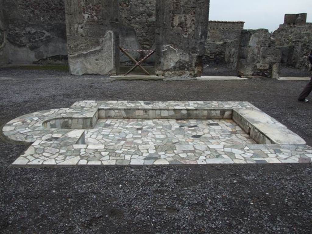 VI.6.1 Pompeii. December 2007. Looking east across the impluvium in the atrium, from room 3.