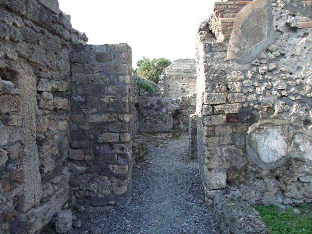 VI.7.6 Pompeii. March 2009. Room 6, looking north to room 7 and room 8, from garden area.