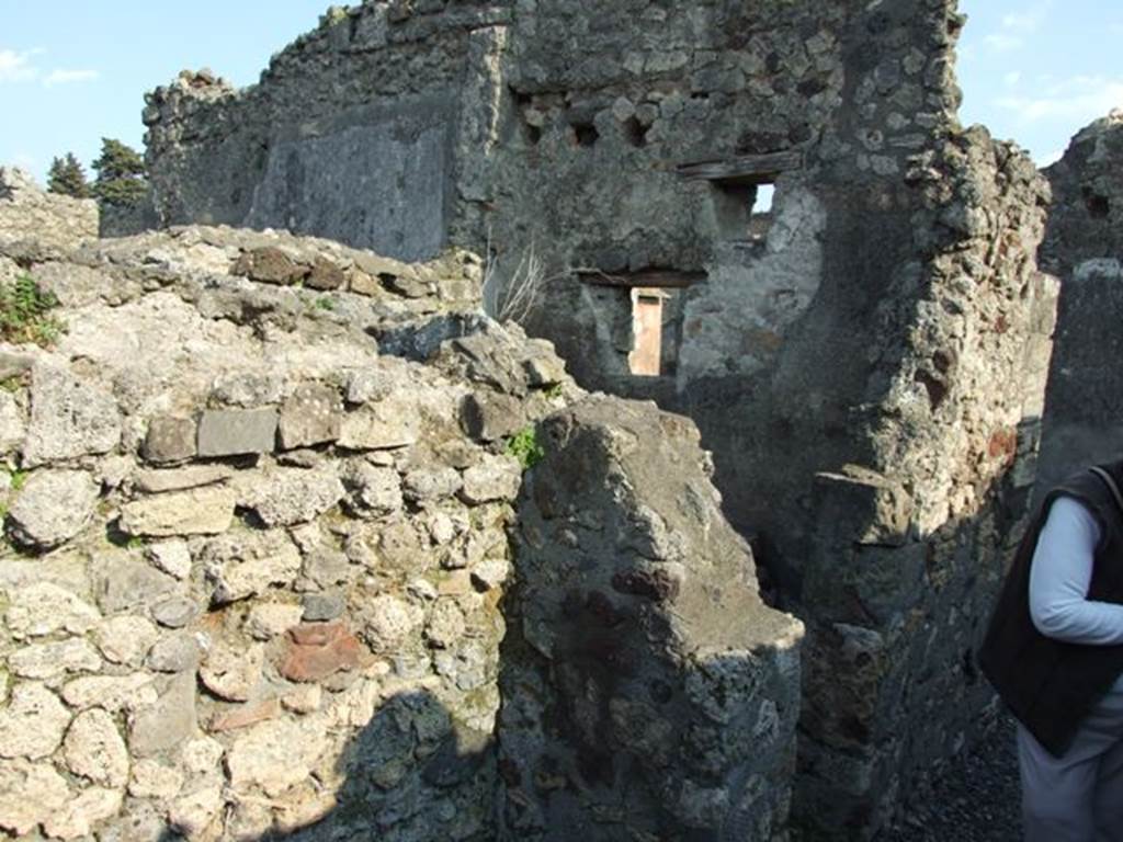 VI.7.6 Pompeii.  March 2009.  Doorway to Room 8.