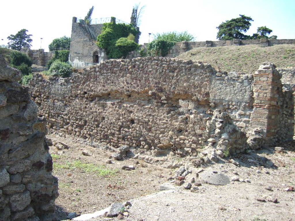 VI.9.2 Pompeii. September 2005. Entrance and north wall of room 44.