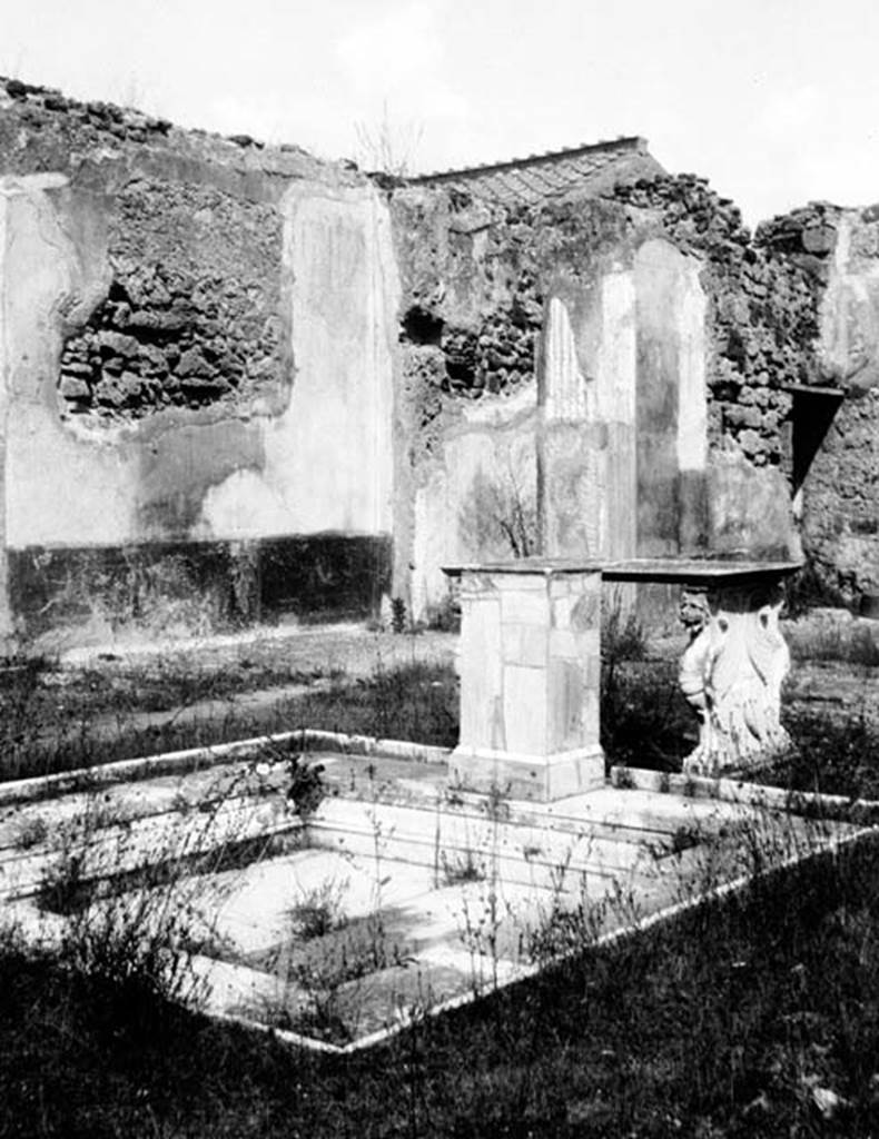 VI.9.2 Pompeii. Pre 1937-39. Room 2, looking towards north-east side of atrium.
Photo courtesy of American Academy in Rome, Photographic Archive.  Warsher collection no. 827.
