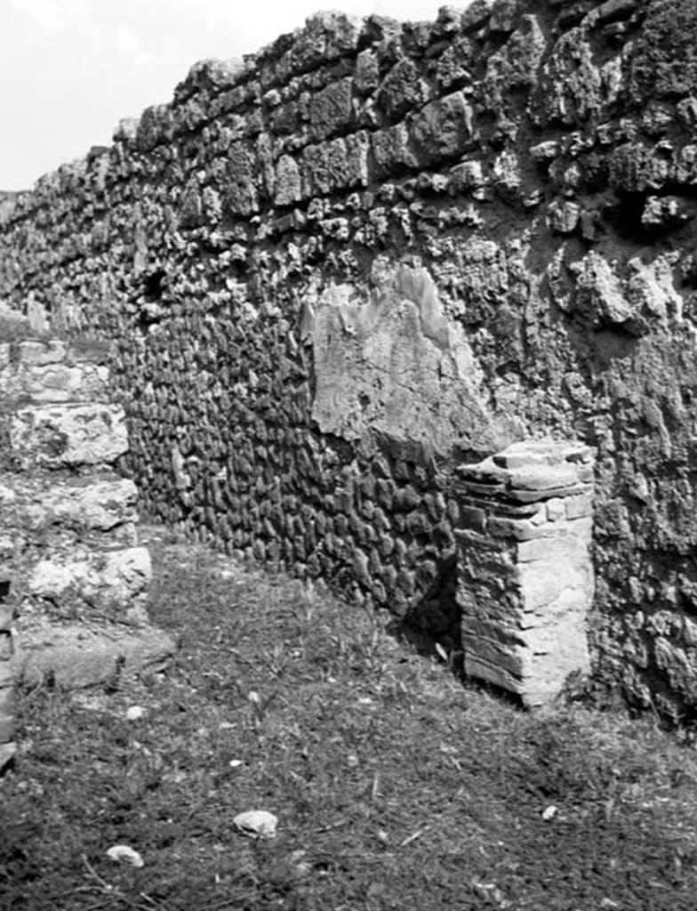 231029 Bestand-D-DAI-ROM-W.620.jpg
VI.9.2 Pompeii. W.620. Room 30, looking north in corridor at rear of services area towards the east wall. According to Tatiana Warschers notes, this is a photo of the lararium in the kitchen.
Photo by Tatiana Warscher. With kind permission of DAI Rome, whose copyright it remains. 
See http://arachne.uni-koeln.de/item/marbilderbestand/231029 
