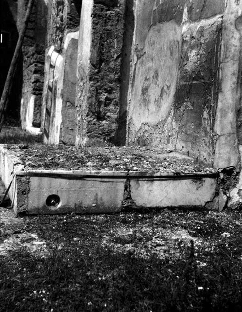 231283 Bestand-D-DAI-ROM-W.788.jpg
VI.9.6 Pompeii. W.788. Room 3, marble clad money chest base, looking west along north side of atrium.
Photo by Tatiana Warscher. Photo © Deutsches Archäologisches Institut, Abteilung Rom, Arkiv. 

