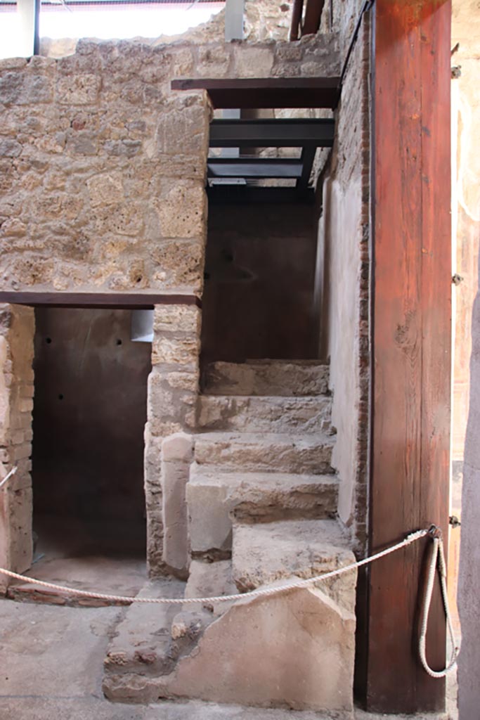 VI.15.1 Pompeii. December 2006. Steps to upper floor in south-east corner.