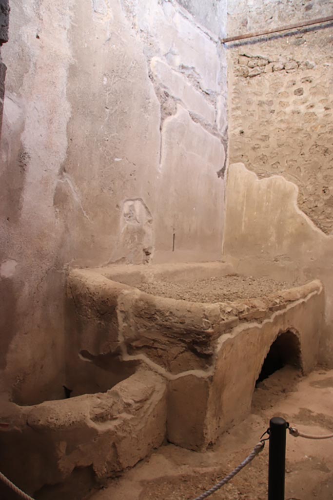 VI.15.1 Pompeii. October 2001. Kitchen hearth in service area. Photo courtesy of Peter Woods.