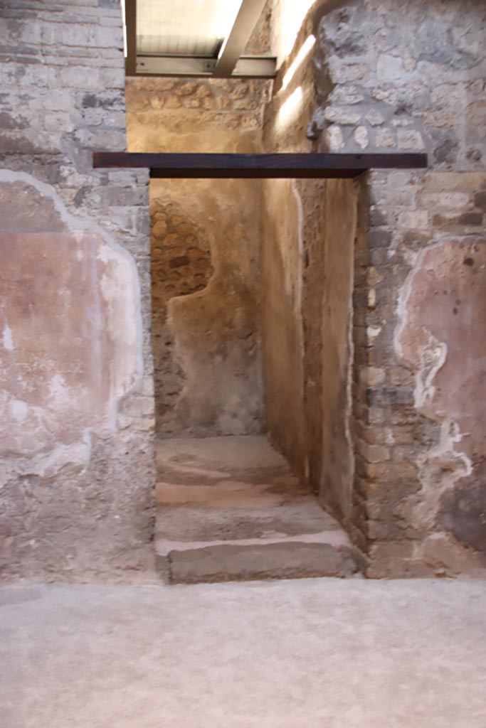 VI.15.1 Pompeii. October 2023. 
Doorway to room (z), looking east from small atrium. Photo courtesy of Klaus Heese.
