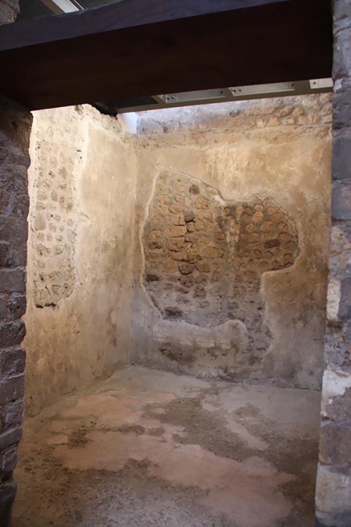 VI.15.1 Pompeii. October 2023. Room (z), looking towards east wall. Photo courtesy of Klaus Heese.