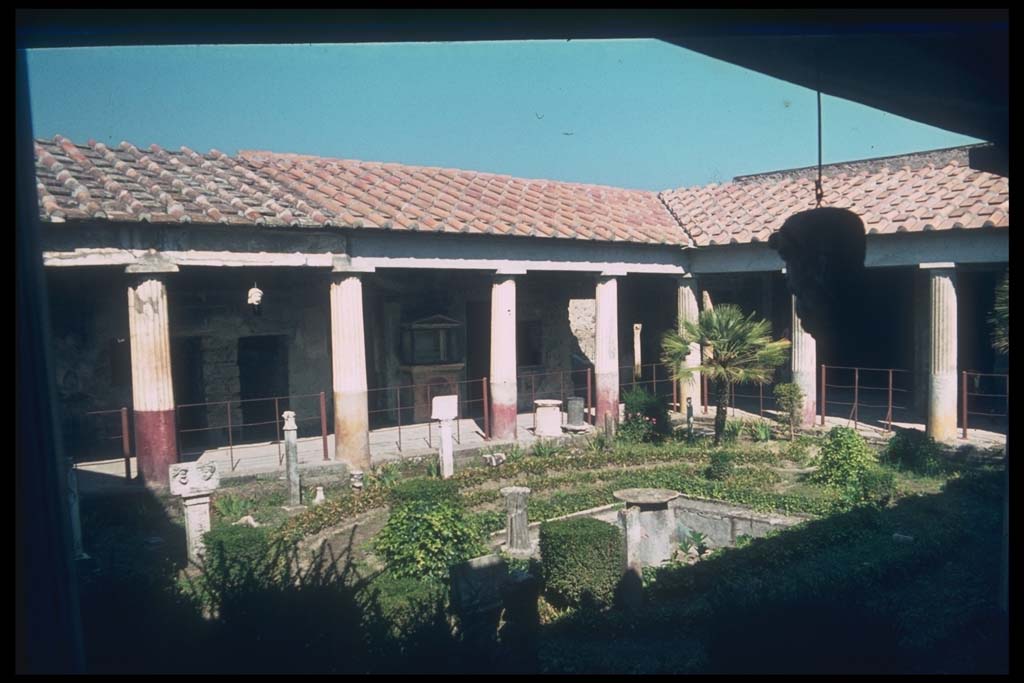 VI.16.7 Pompeii. Peristyle garden F. Looking north-east. 
Photographed 1970-79 by Günther Einhorn, picture courtesy of his son Ralf Einhorn.
