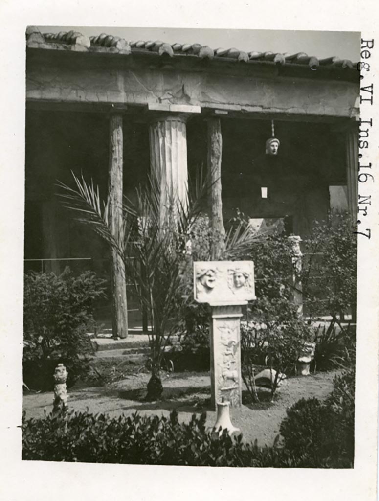 VI.16.7 Pompeii. Pre-1937-39. Looking north across peristyle garden.
Photo courtesy of American Academy in Rome, Photographic Archive. Warsher collection no. 493.

