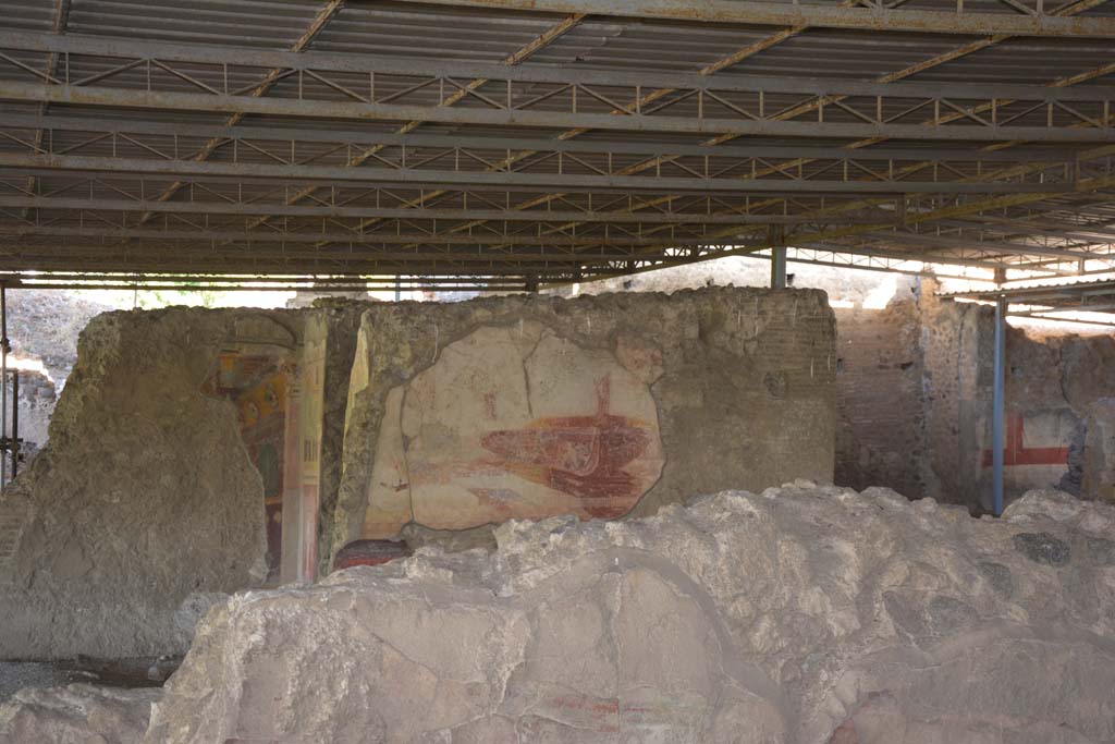 VI.17.41 Pompeii. September 2019. Looking towards north wall of tablinum, from room on south side.
Foto Annette Haug, ERC Grant 681269 DCOR.

