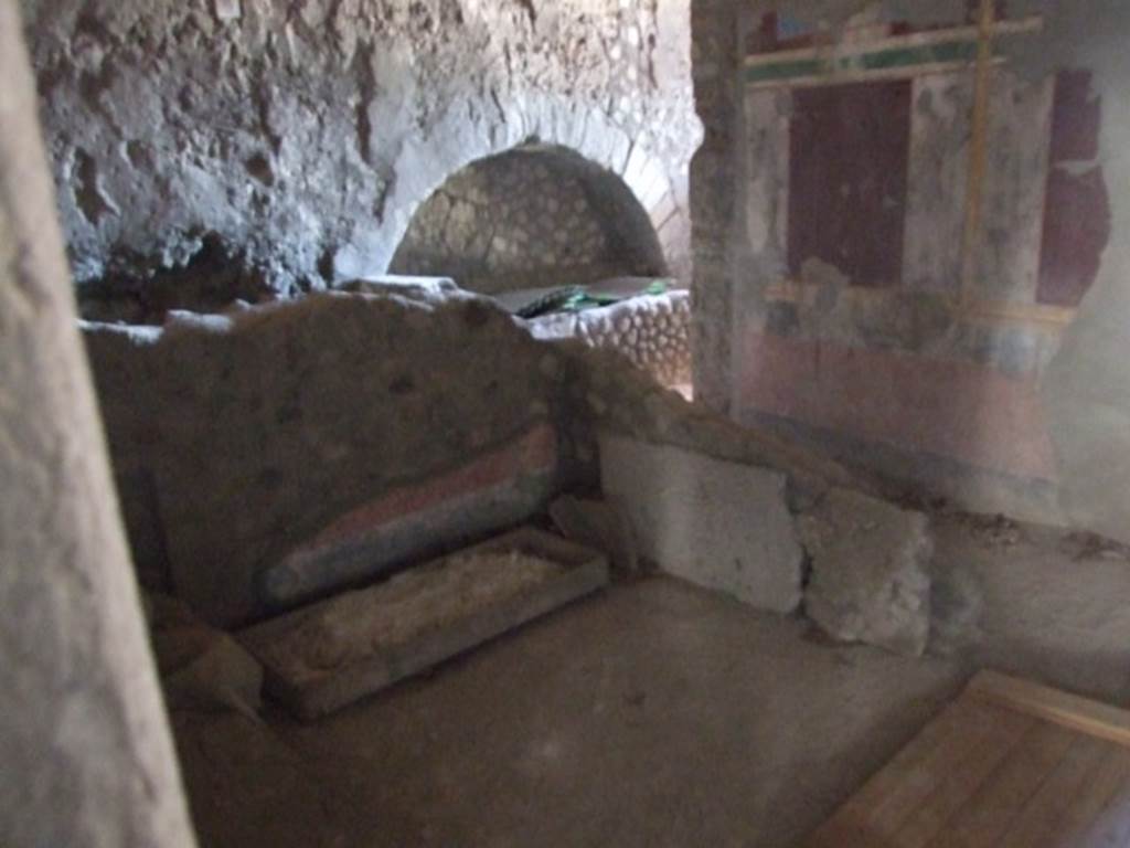 VI.17.42 Pompeii. March 2009. Looking across south and west walls of room 29 and corridor, to kitchen 28. 