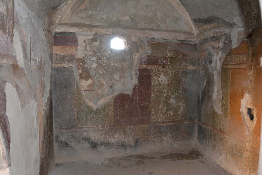 VII.1.40 Pompeii. September 2019. Caldarium 16, looking east.
Foto Annette Haug, ERC Grant 681269 DÉCOR.

