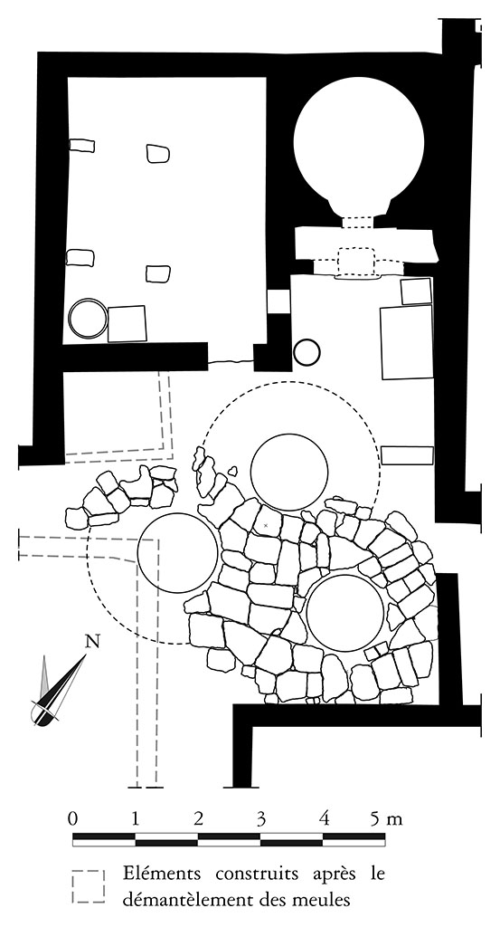 Fig. 8 - Pompéi Pistrina. Boulangerie VII 1, 25.46 47. Restitution des aménagements afférents à la boulangerie lors de son fonctionnement.
Relevé : S. Zanella, O. Mignot ; DAO : R. Macario, échelle : 1/00.
