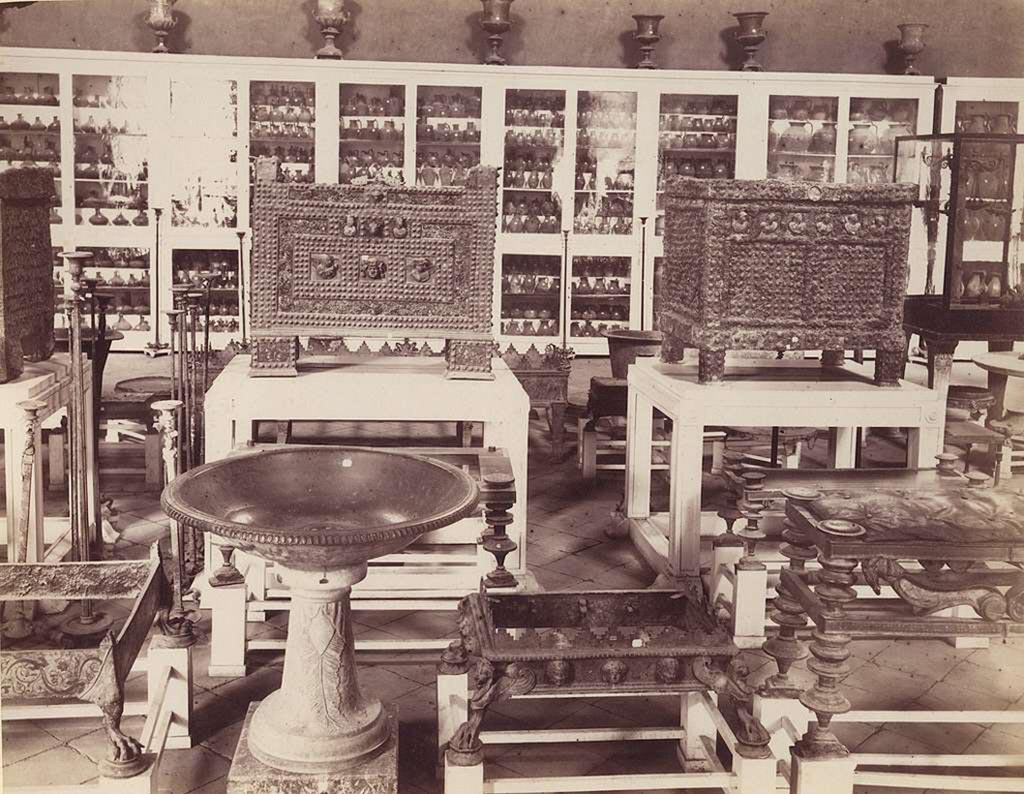 Photo by Giorgio Sommer. Napoli - Museo Nazionale - Sala dei bronzi (mobilio e forzieri in bronzo; da Pompei).
The “arca”/money chest, centre left, would appear to be the one shown above, from VII.2.18, inv. 73021.
The one on the left, hardly visible, may be from VII.7.5, the House of Triptolemus, inv. 73020.
The one on the right, inv. 73022, from Pompeii, but location unknown.
